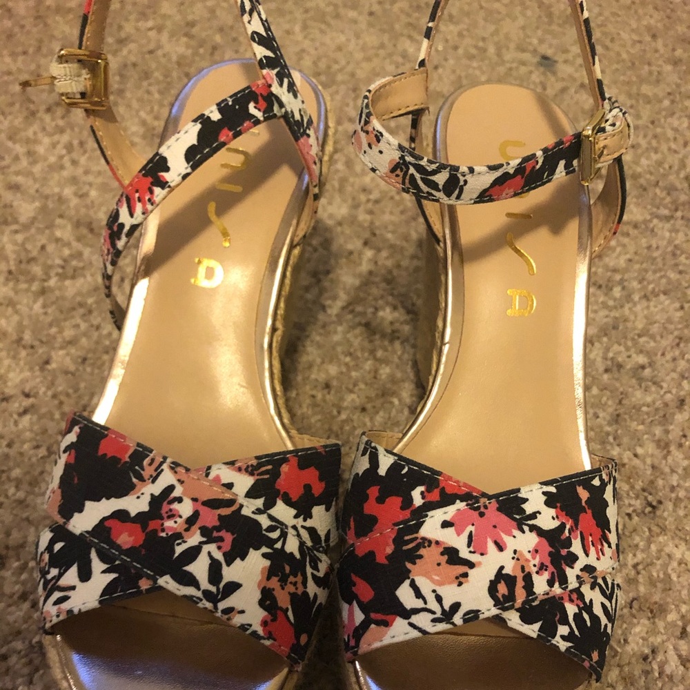 Floral Wedges